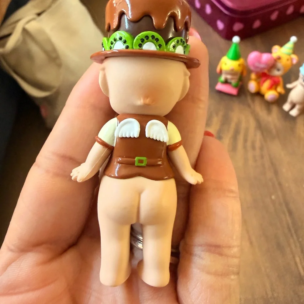 2016 Kiwi Chocolate Sonny Angel Collectible - Picture 3 of 4